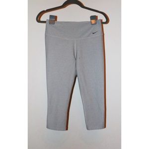 Nike women’s crop leggings